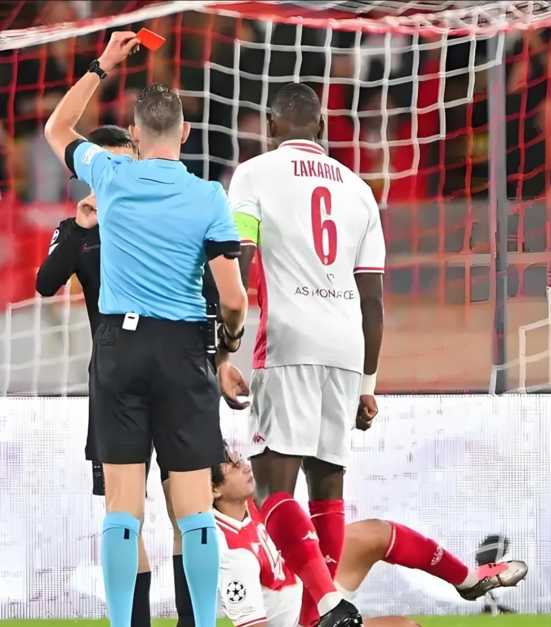 包含昂热客场惨败摩纳哥，球队陷入危机的词条