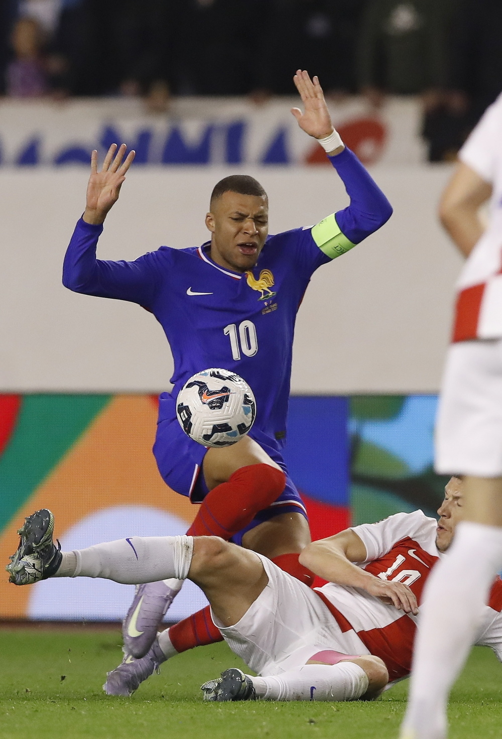 法国队逆袭克罗地亚，晋级欧锦赛四强