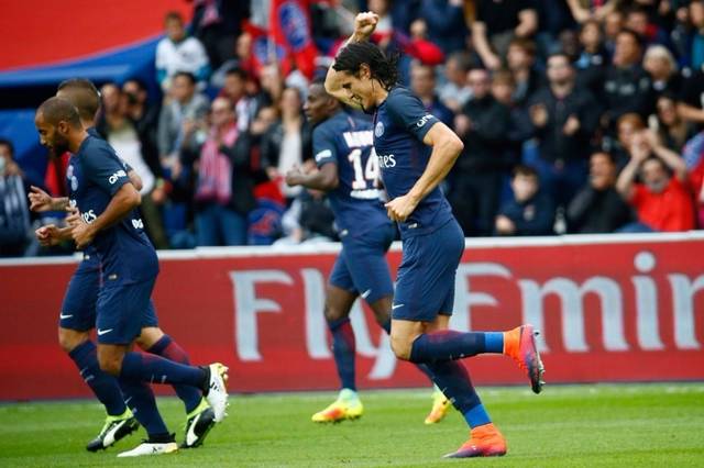 波尔多俱乐部球迷团队举办庆祝活动，声援球队