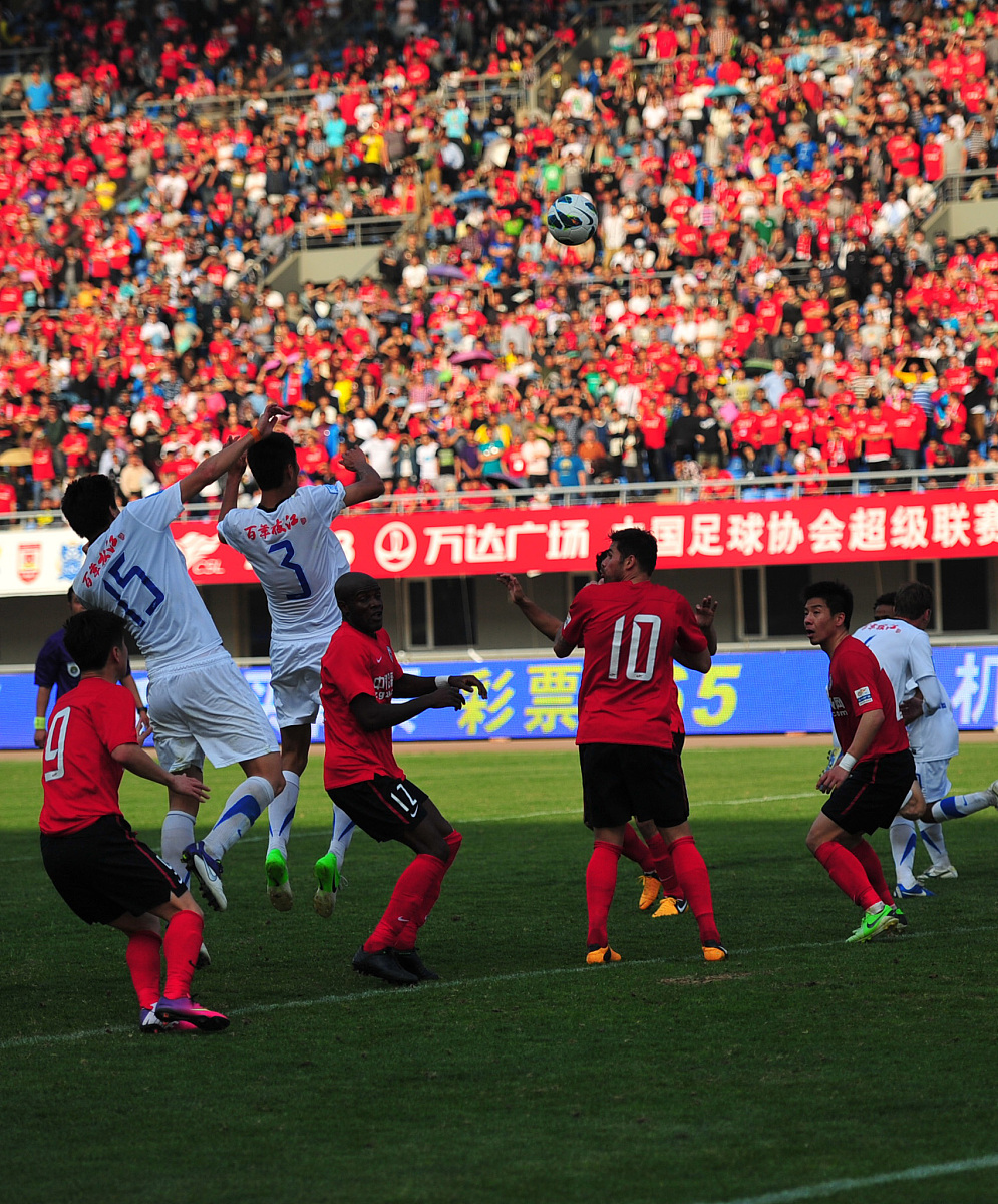 包含激情竞技：亚洲足球联赛的火爆对决的词条