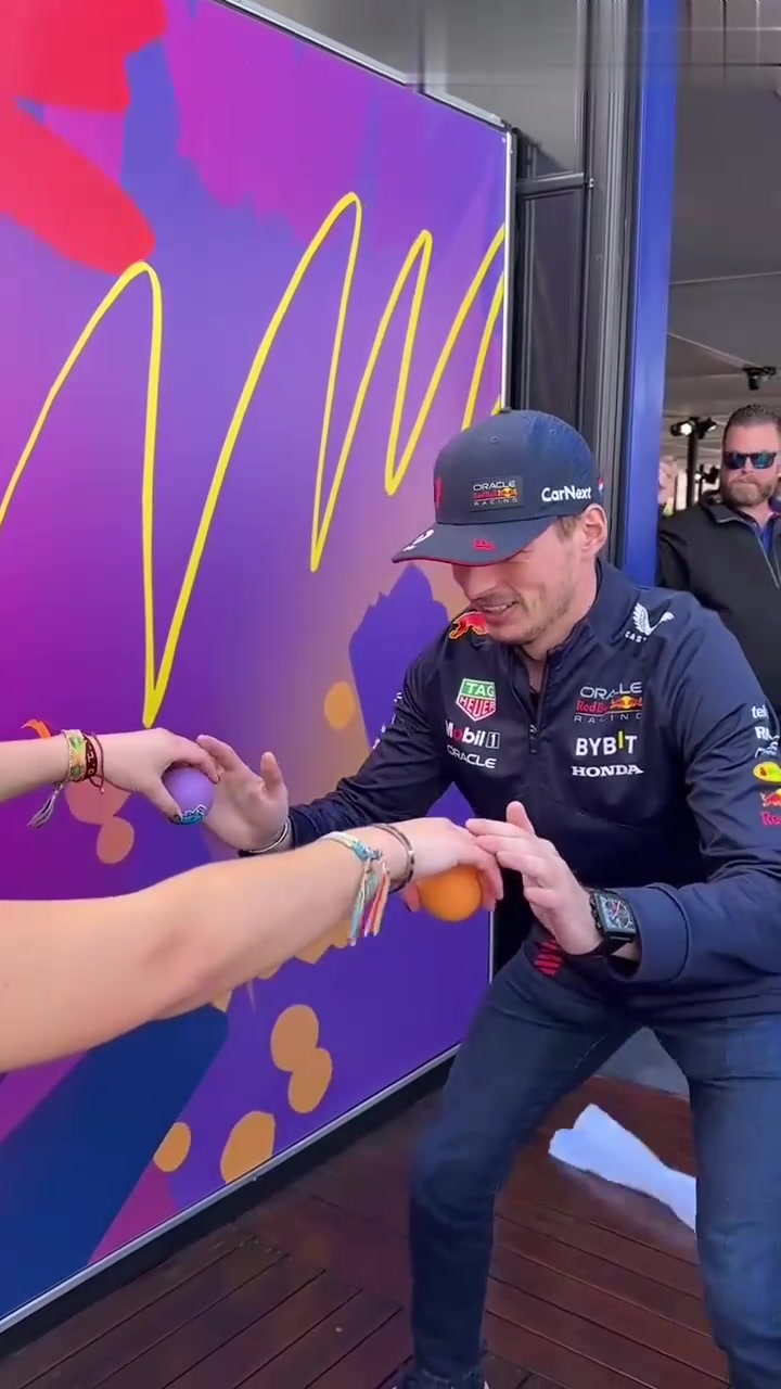 雷诺车队翻盘索伯车队，维斯塔潘惊艳四座的简单介绍