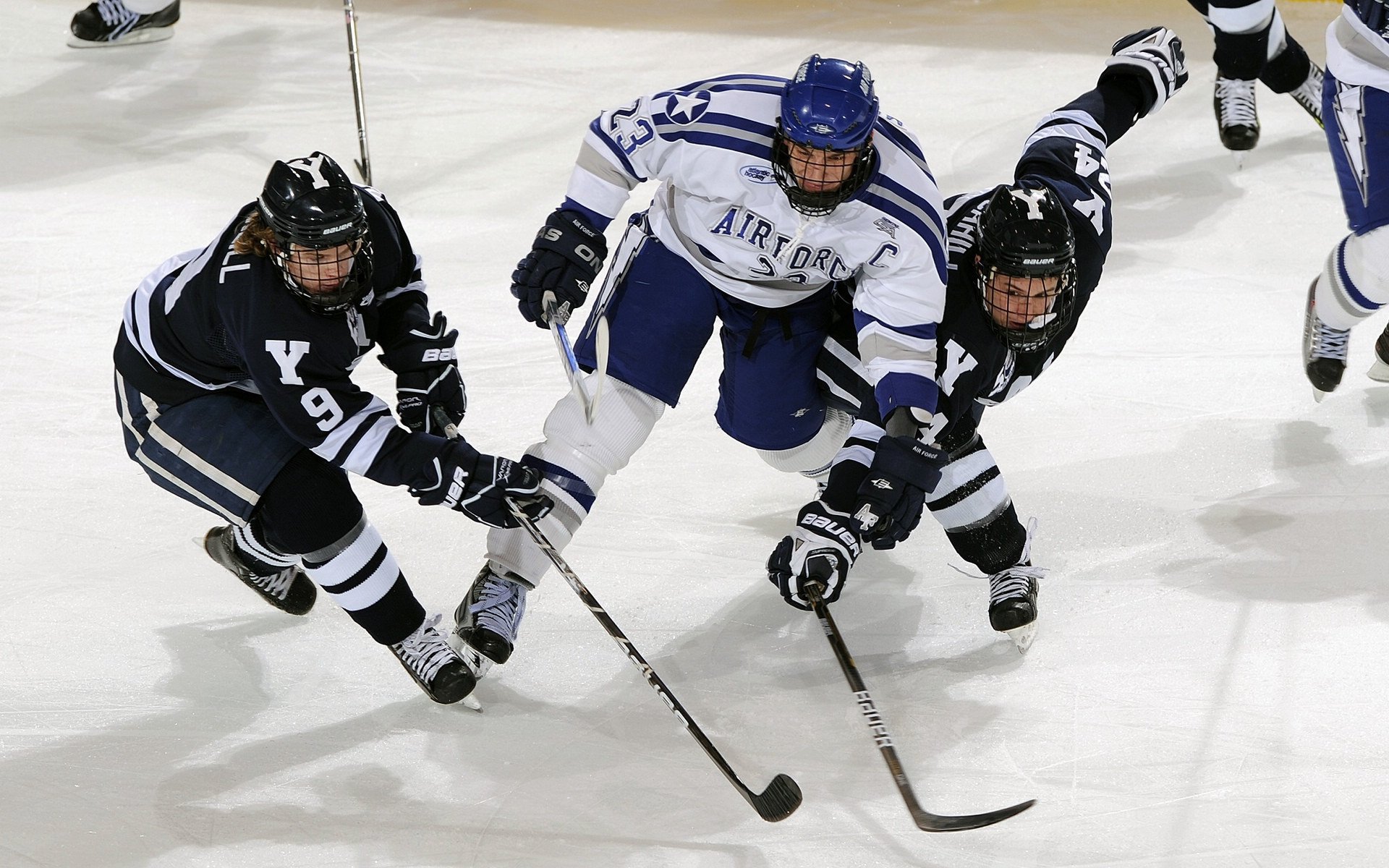 阿劳霍一锤定音,雷恩提前终结悬念,韩国新星闪耀欧陆