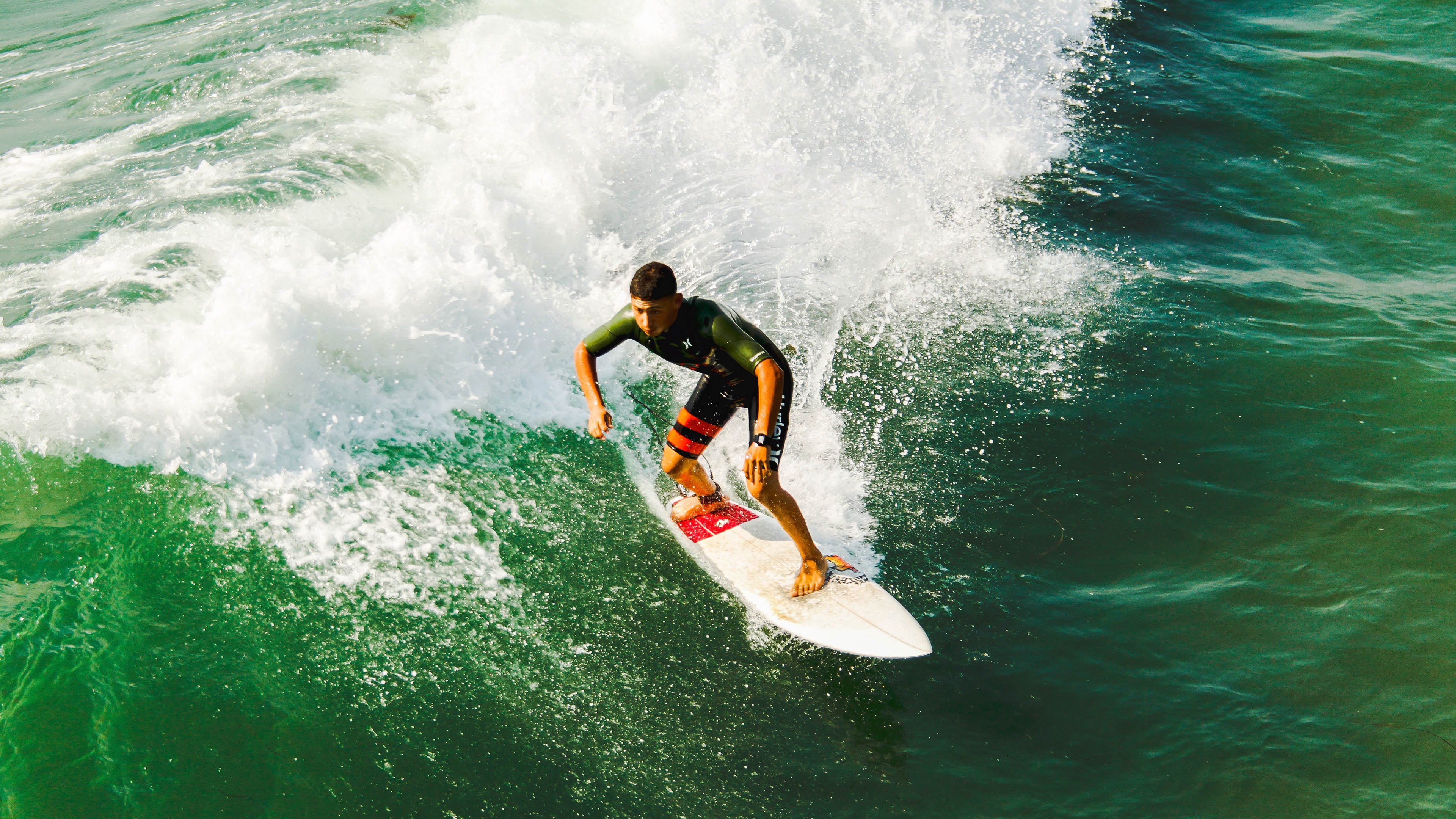 从非洲雄鹰到亚洲铁闸，足球世界的新版图与个体英雄主义
