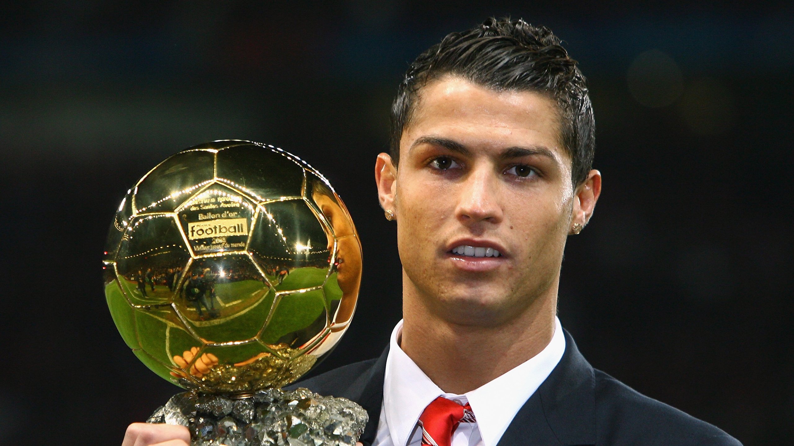 苏亚雷斯爆发，几内亚爆冷毕尔巴鄂，足球世界里的唯一性瞬间